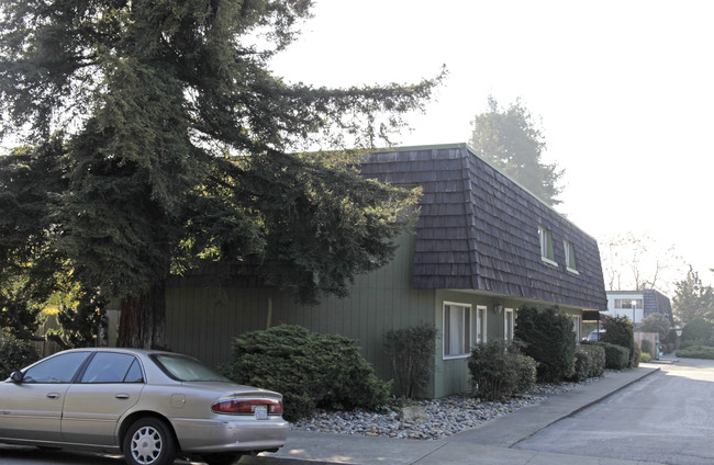 Lorena Apartment in Castro Valley, CA - Building Photo - Building Photo