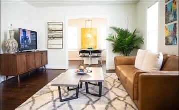 1817 Beall St in Houston, TX - Building Photo - Building Photo