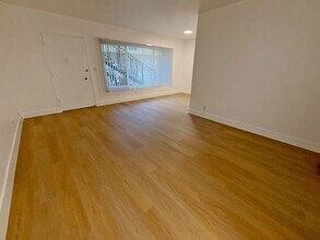 3685 Mentone Ave, Unit 4 in Los Angeles, CA - Building Photo - Building Photo