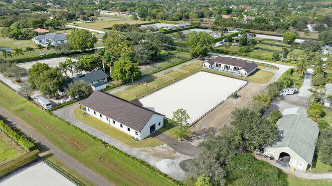 2889 Appaloosa Trail in Wellington, FL - Building Photo