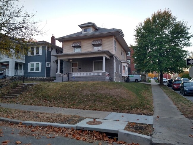 3200 Central St in Kansas City, MO - Foto de edificio - Building Photo