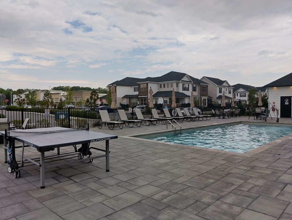 704 Kathy Ann Wy W in Carrollton, VA - Building Photo