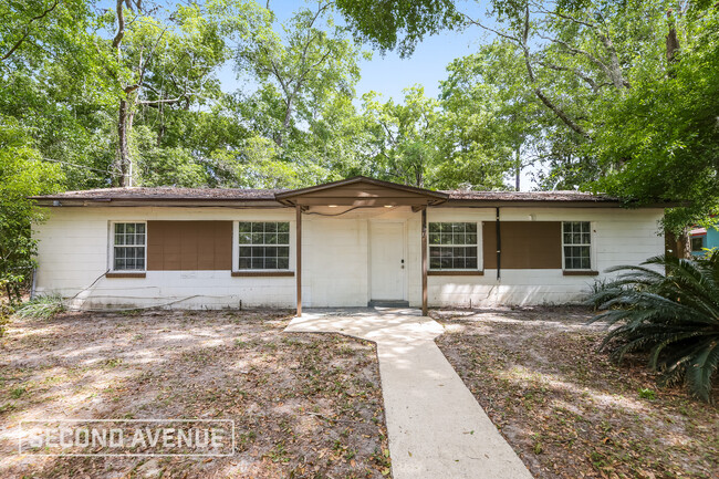property at 4157 McMillan Cir