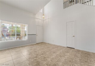 66 Tanglewood Dr in Henderson, NV - Building Photo - Building Photo