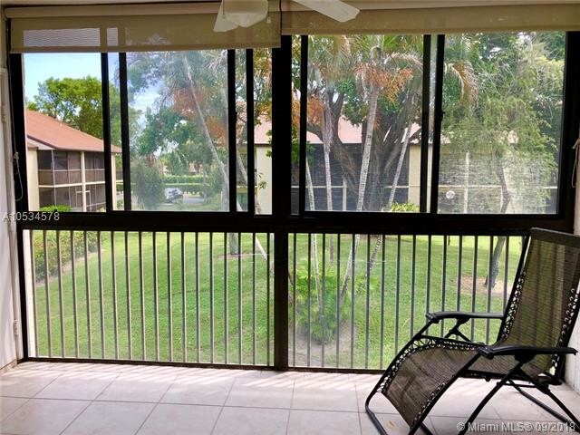 2027 SW 15th St-Unit -180 in Deerfield Beach, FL - Building Photo