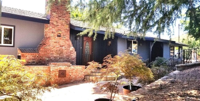 property at 268 Lake Sherwood Dr