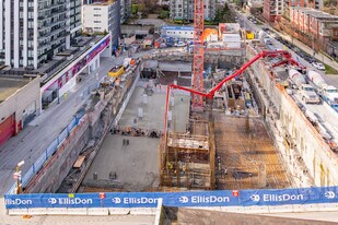 810 Agnes St in New Westminster, BC - Building Photo