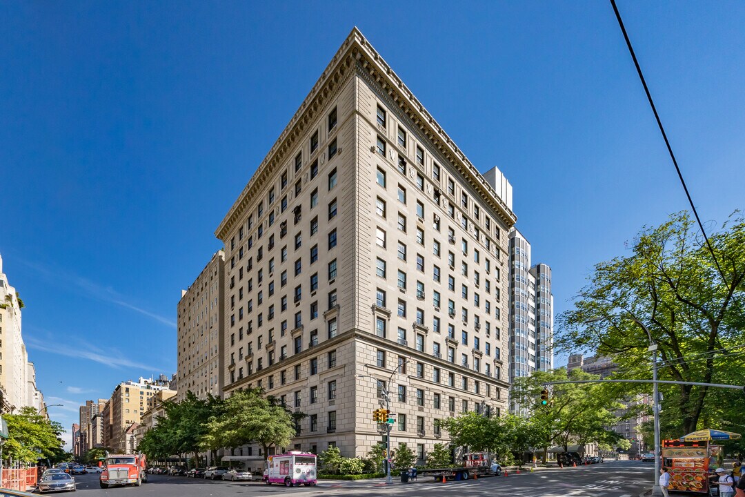 907 Fifth Ave in New York, NY - Building Photo