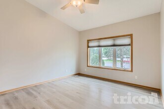 1909 135th Ave NW in Andover, MN - Foto de edificio - Building Photo