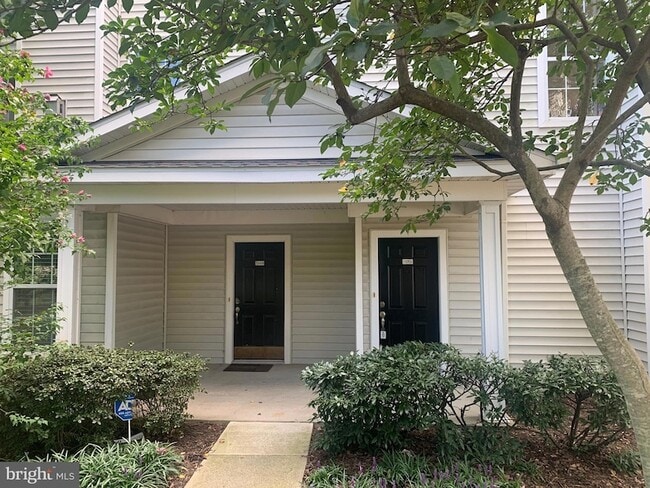 13066 Marcey Creek Rd in Herndon, VA - Building Photo - Building Photo