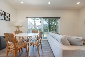 1496 Neptune Ave in Encinitas, CA - Building Photo - Building Photo