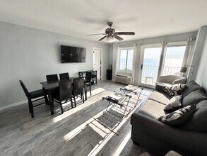 201 Rudee Loop Connector in Virginia Beach, VA - Building Photo - Building Photo