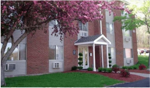 Hillside Terrace Apartments in Vernon, CT - Foto de edificio