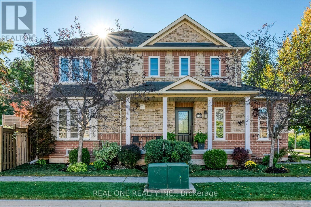 368 Kittridge Rd in Oakville, ON - Building Photo