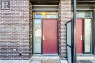 4030 Parkside Village Dr in Mississauga, ON - Building Photo - Building Photo