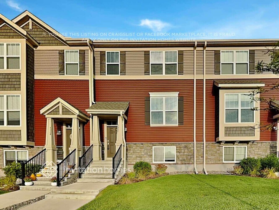7522 38th St N in Oakdale, MN - Building Photo