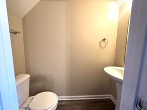 104 Meadow Brook Ln in Jacksonville, NC - Building Photo - Building Photo