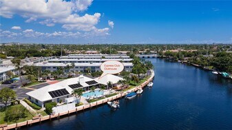 180 Cypress Club Dr in Pompano Beach, FL - Building Photo