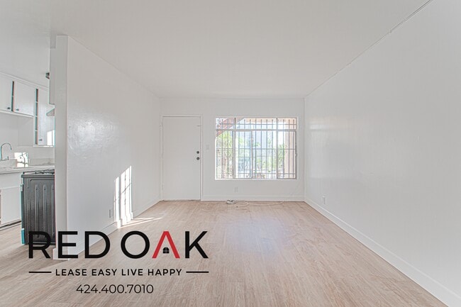 property at 919 S Lake St