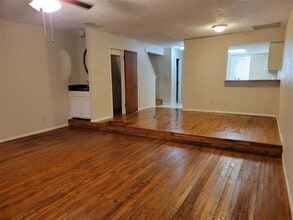 6646 E Lovers Ln in Dallas, TX - Building Photo - Building Photo