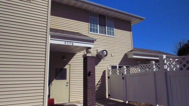 property at 825 1/2 Pepperwood Ln