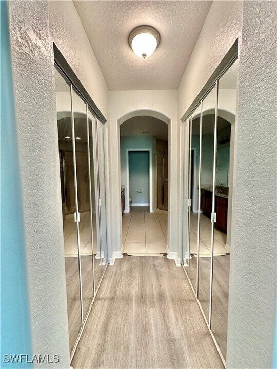 9518 Brookville Ct in Ft. Myers, FL - Building Photo
