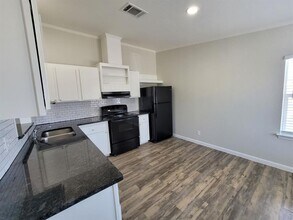 8407 Riverstone Dr in Austin, TX - Building Photo - Building Photo