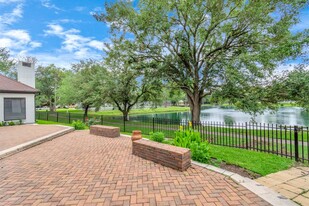 8006 Harbor Point Dr in Houston, TX - Foto de edificio - Building Photo