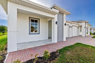 2516 Park Rd in Lehigh Acres, FL - Building Photo - Building Photo