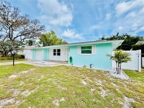 640 Magnolia St in Dunedin, FL - Foto de edificio - Building Photo