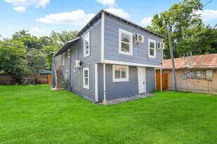 3307 Broadway St in Houston, TX - Building Photo