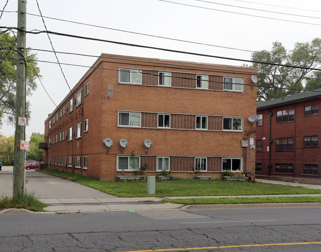 375 Melvin Ave in Hamilton, ON - Building Photo - Building Photo