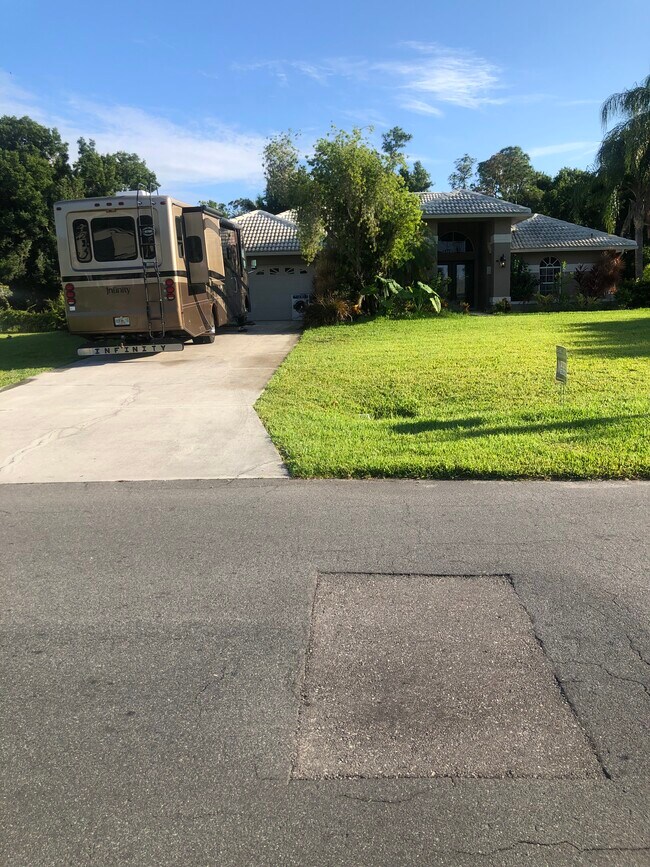 7831 Deni Dr in North Fort Myers, FL - Building Photo - Building Photo