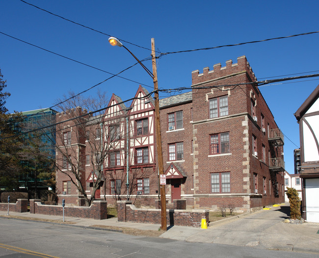 20-22 Spring St in Stamford, CT - Building Photo - Building Photo