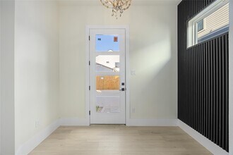 7129 England St in Houston, TX - Building Photo - Building Photo