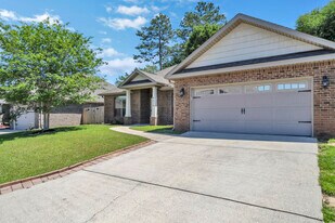 4628 Hermosa Rd in Crestview, FL - Building Photo