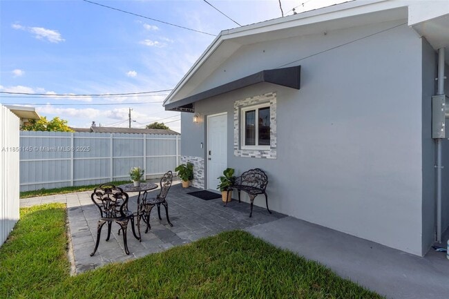1430 NE 11th St in Homestead, FL - Building Photo - Building Photo