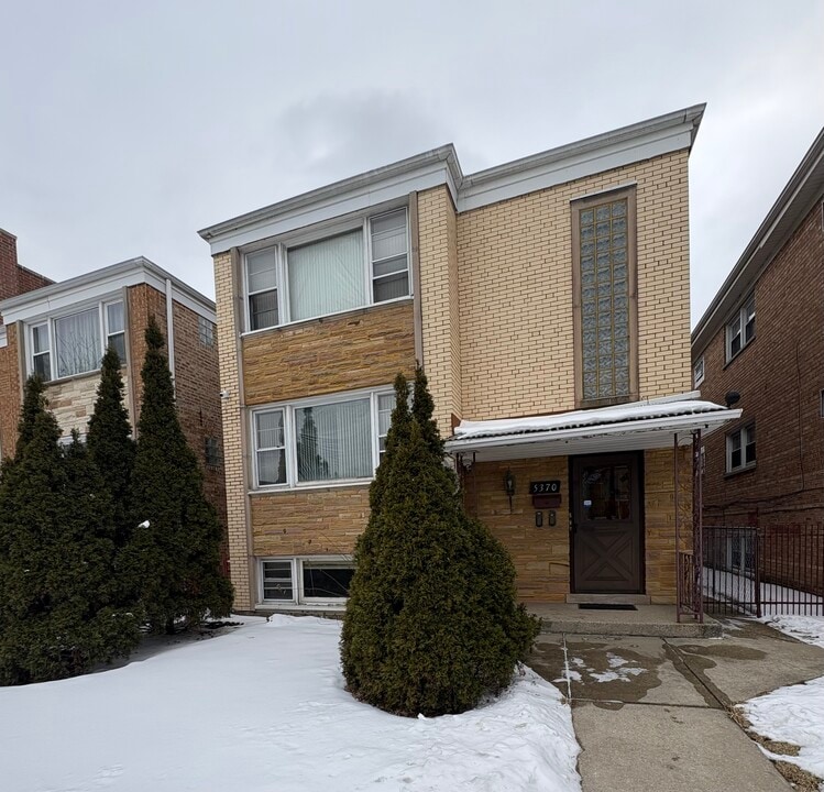 5370 N Central Ave, Unit Gardenlevel in Chicago, IL - Foto de edificio