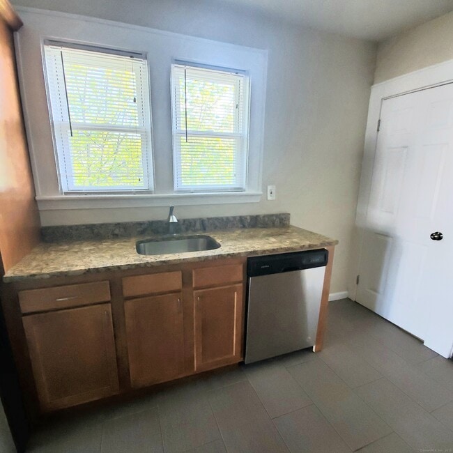 89 Mary Ave in Stratford, CT - Building Photo - Building Photo