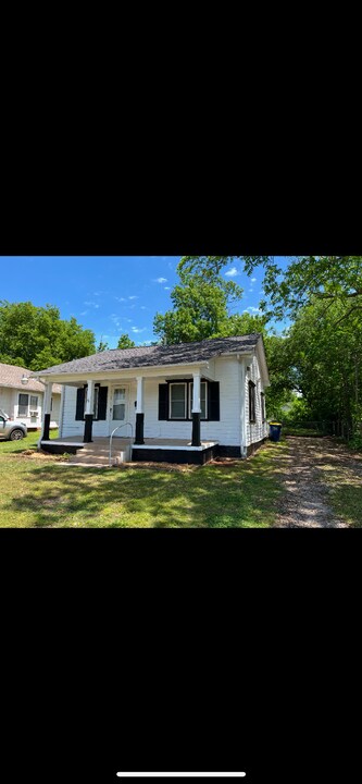 711 S Knoblock St in Stillwater, OK - Building Photo