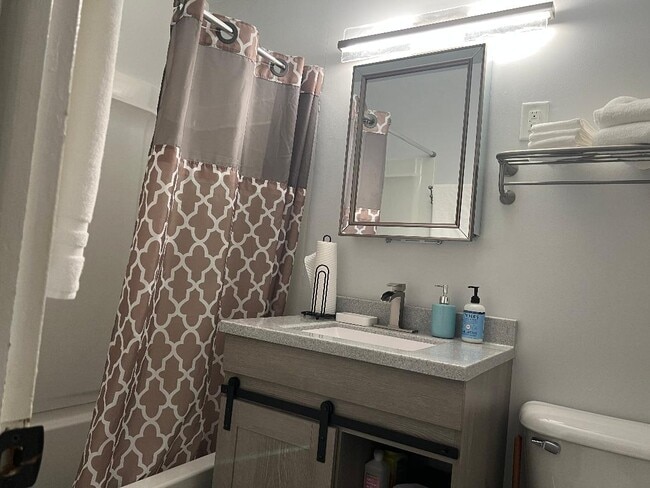 15245 Martin Luther King Jr Dr, Unit 2 North in Dolton, IL - Building Photo - Building Photo