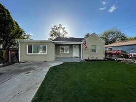 3705 Ripley St in Sacramento, CA - Building Photo