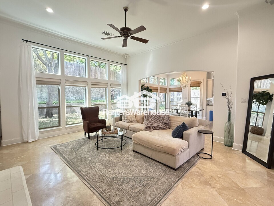 1007 Drake Dr in Euless, TX - Building Photo