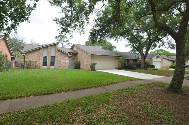 2931 Jenny Dr in Sugar Land, TX - Building Photo - Building Photo
