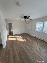 2 Waco Ct in Groton, CT - Building Photo - Building Photo