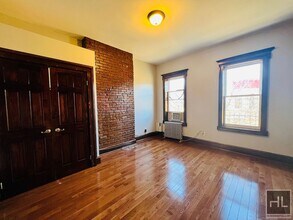 290 Menahan St in Brooklyn, NY - Building Photo - Building Photo