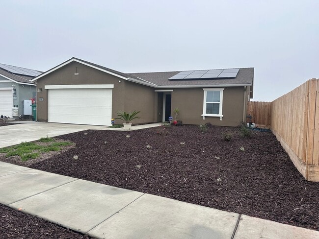 1167 Billingsley St in Hanford, CA - Building Photo - Building Photo