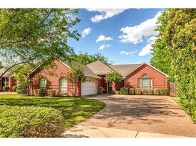 231 E Vine St in Keller, TX - Building Photo