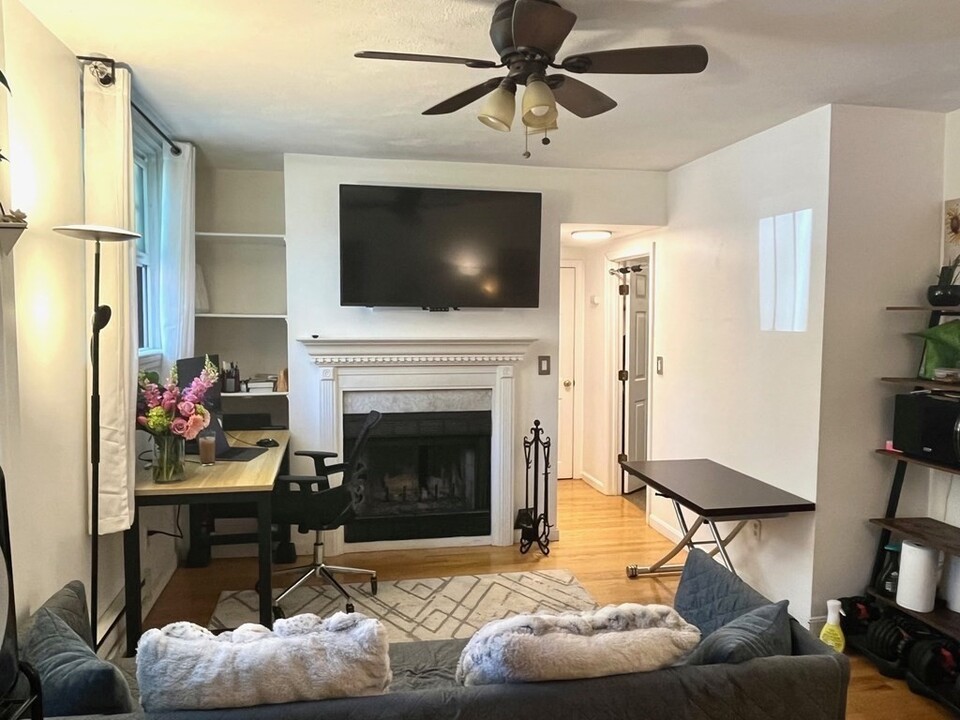 84 W Concord St, Unit 1 in Boston, MA - Building Photo