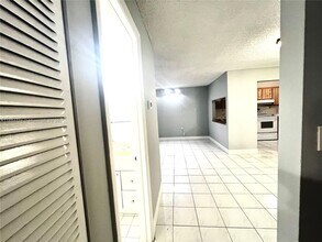 10002 Winding Lake Rd in Sunrise, FL - Building Photo - Building Photo